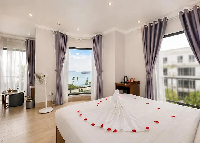 The Confetti Hotel Ha Long