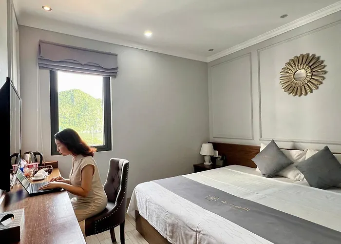 The Confetti Hotel Ha Long